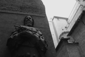 Santa Maria degli Angeli, Roma - Ingresso sagrestia, statua di Galieo Galilei